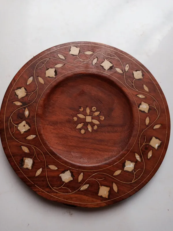 بشقاب چوب واستخوان بسیار قدیمی