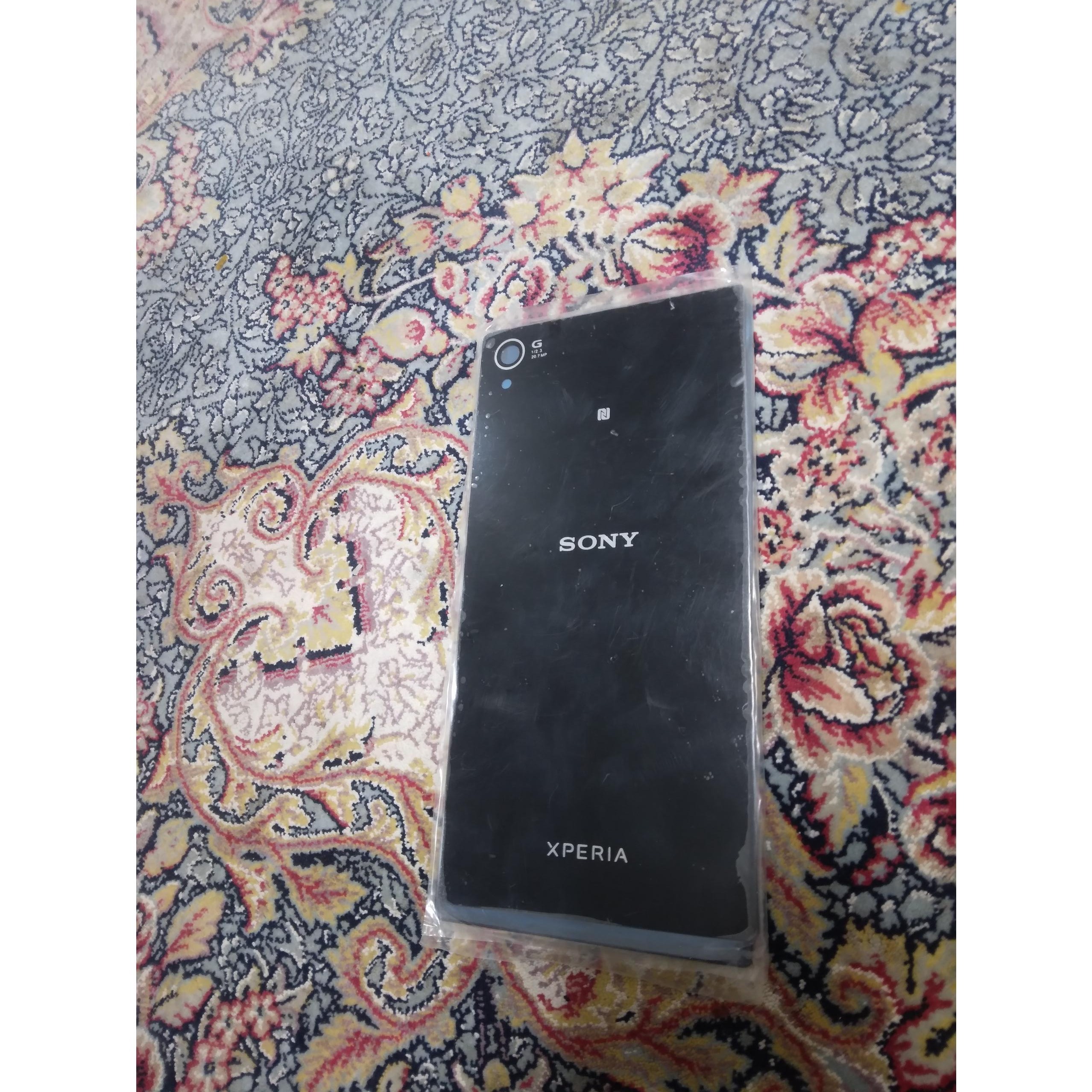 درب پشت سونی z3