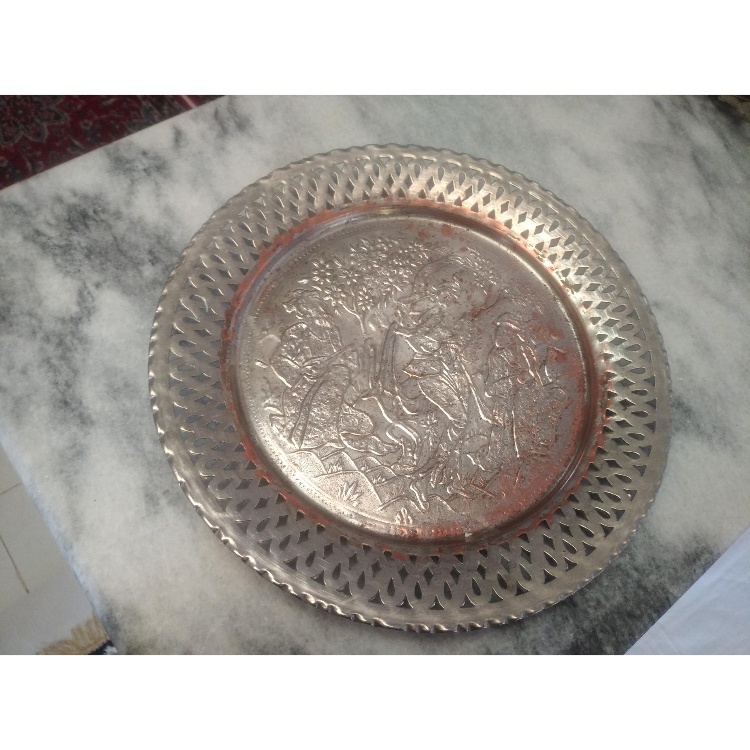 دیوار کوب با نقوش قلم زنی شده