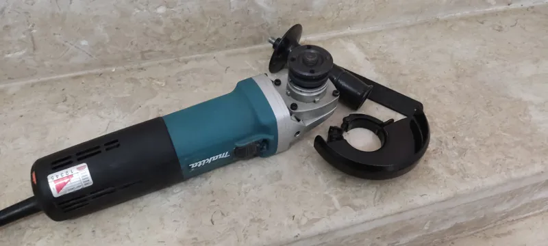 مینی فرز ماکیتا مدل Makita 9564 Cvساخت انگستان
