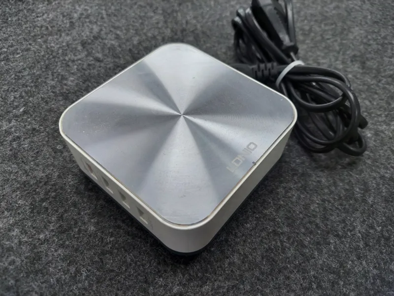 شارژر 8 پورت ال دینیو a8101 و a6702