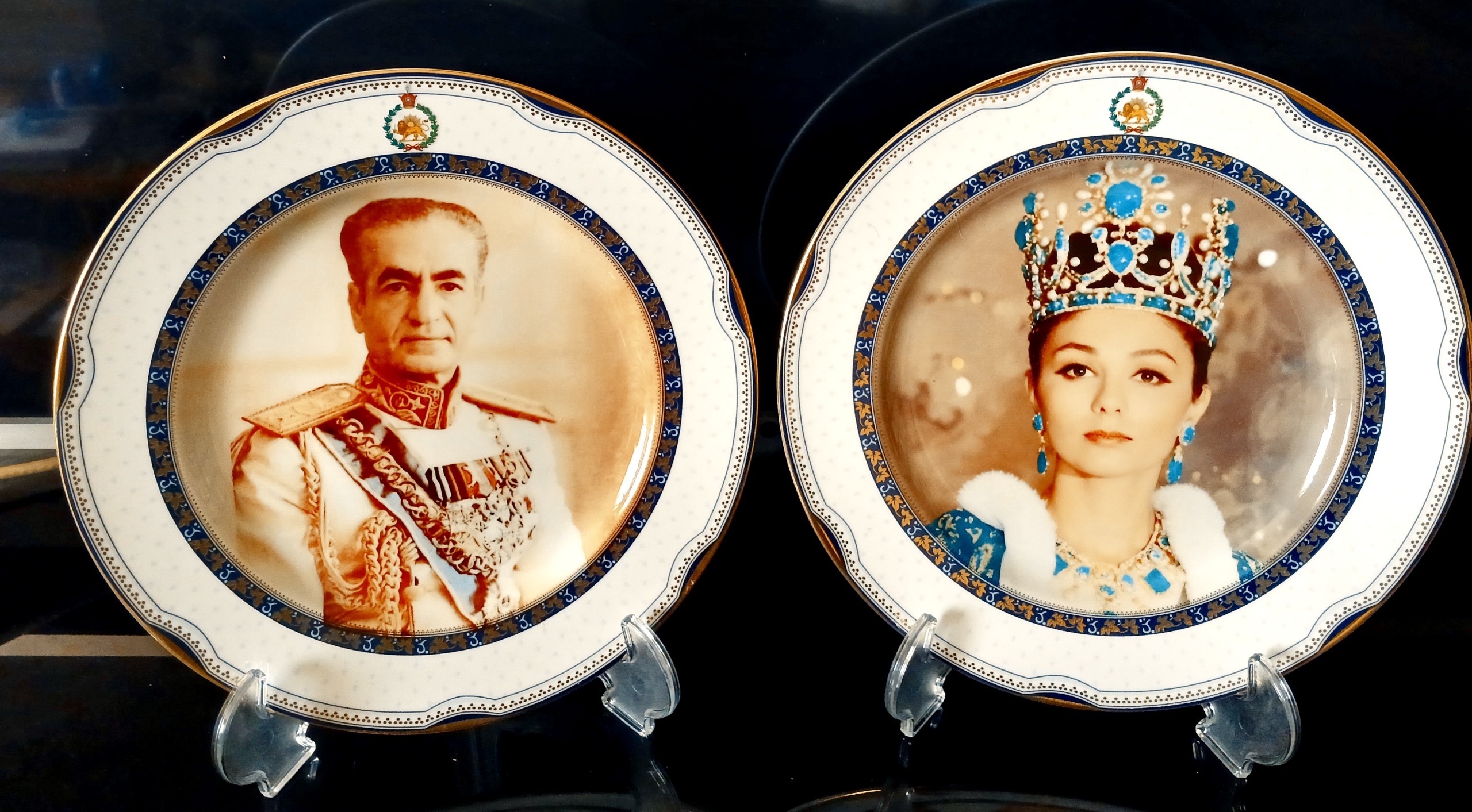 جفت بشقاب یا دیوارکوب (شاه و فرح)