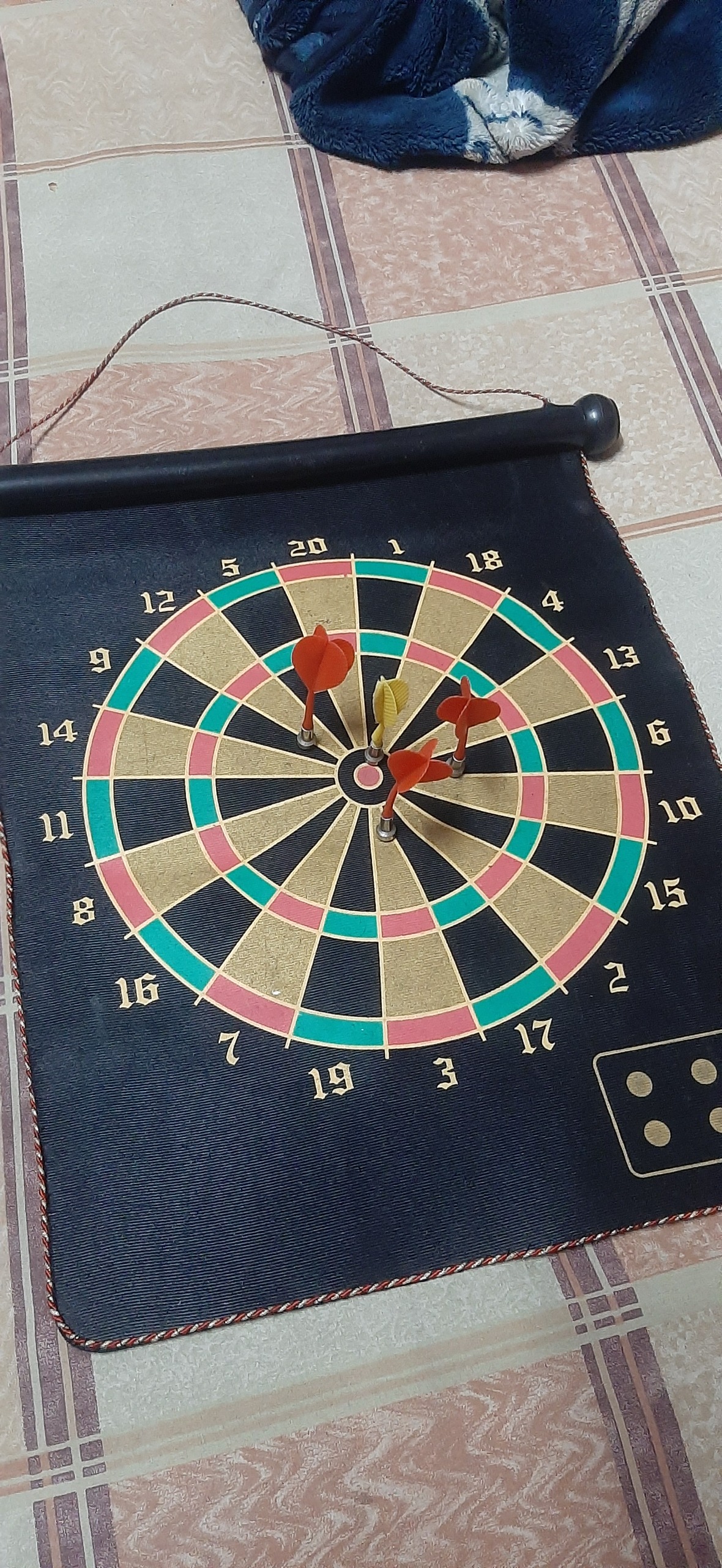 دارت بزرگ مغناطیسی با 4 تا سوزن