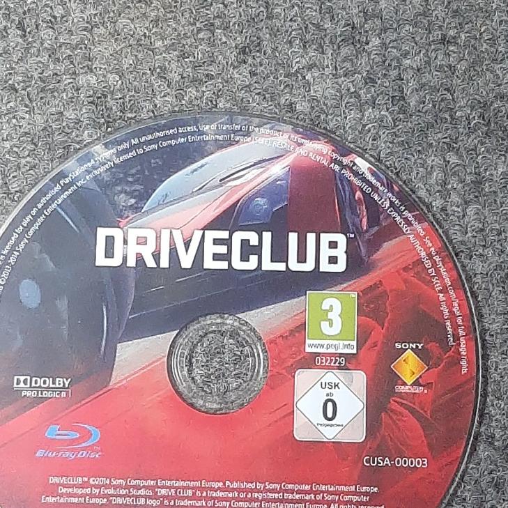 بازی زیبای drive club