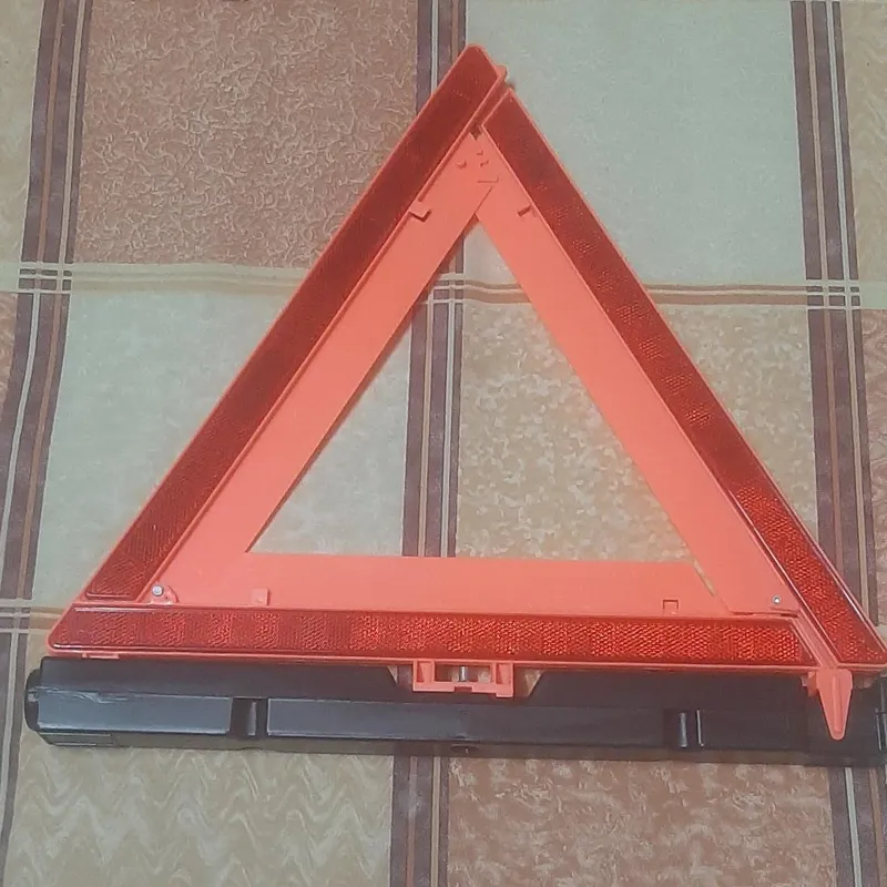 2 عدد مثلث خطر با کیف قیمت برای هر 2 عدد