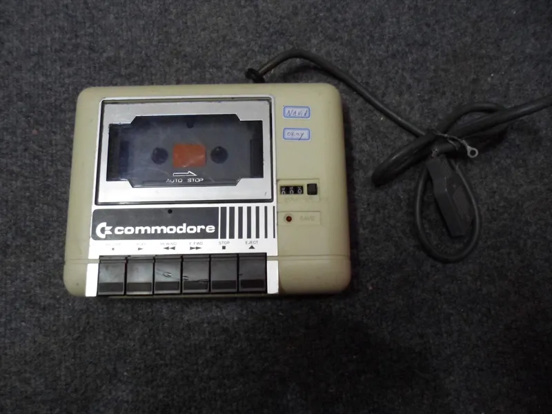 کاست خوان کمودور 64