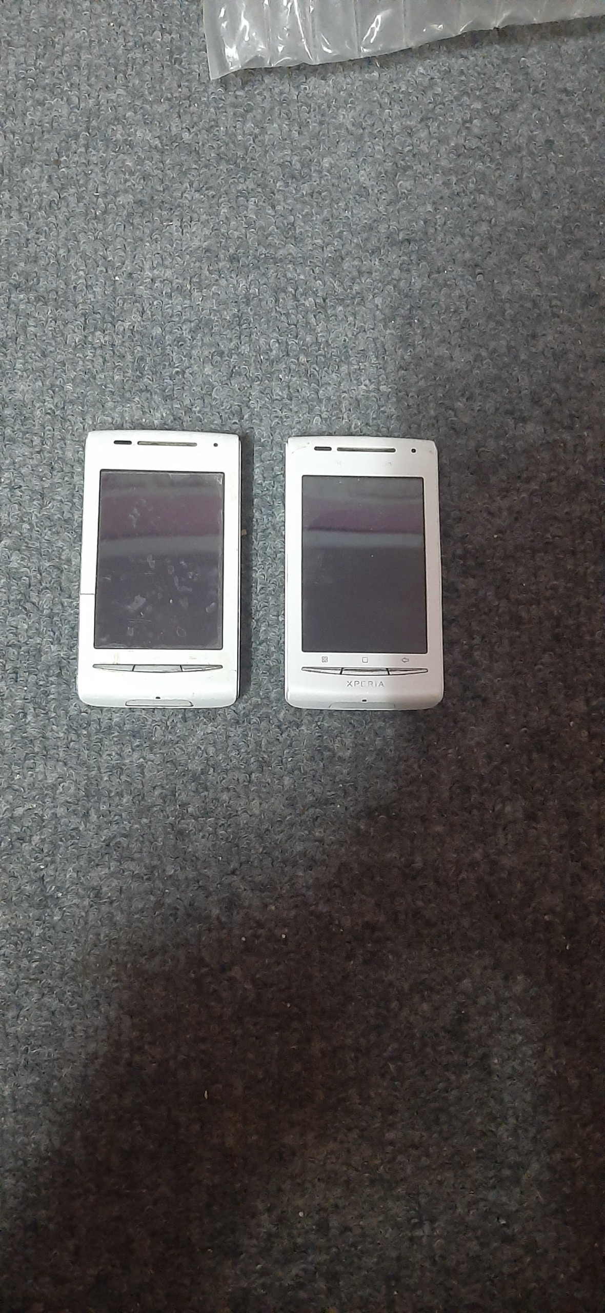 دو عدد گوشی معیوب سونی اکسپریا قدیمی