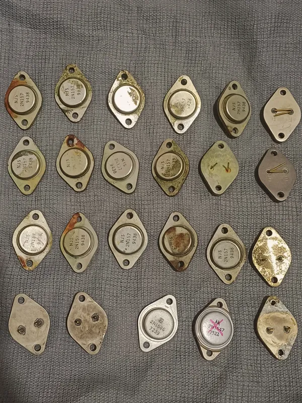 23 عدد ترانزیستور قدیمی مناسب بازیافت