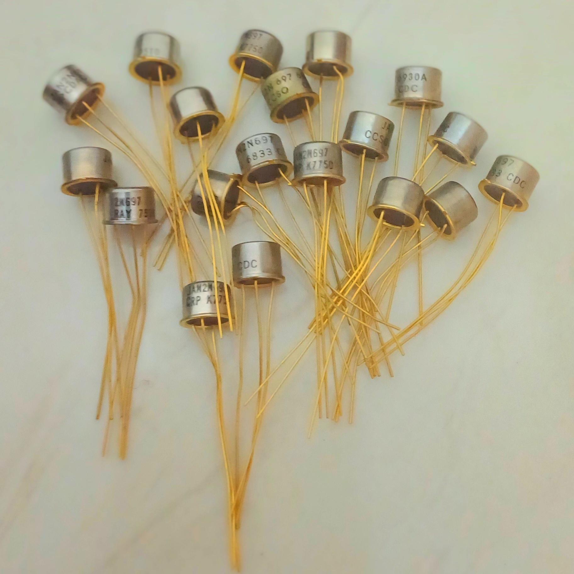 4 عدد ترانزیستور پایه بلند طلایی اورجینال