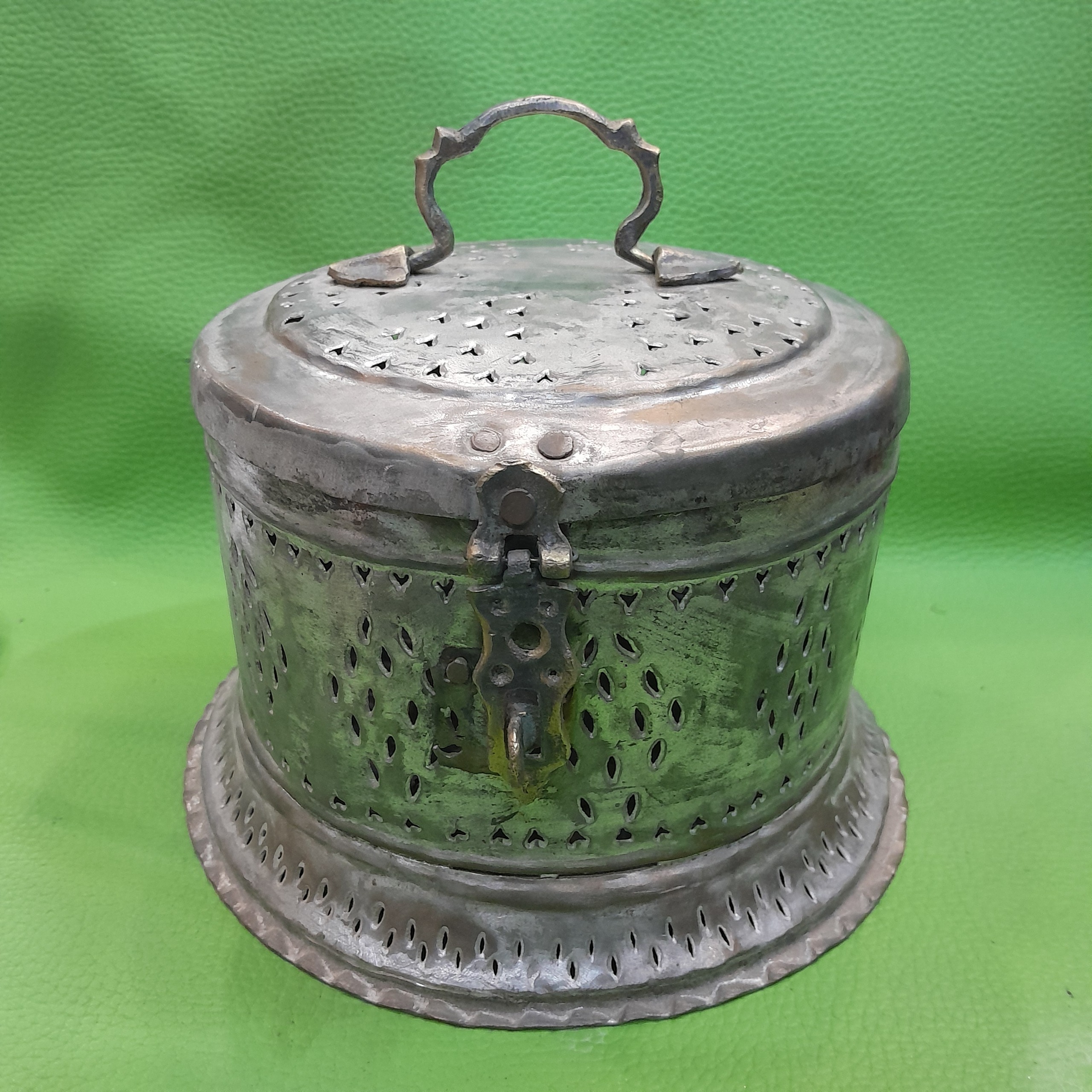 جای لیف وسایل حمام  مسی کلکسیونی و آنتیک