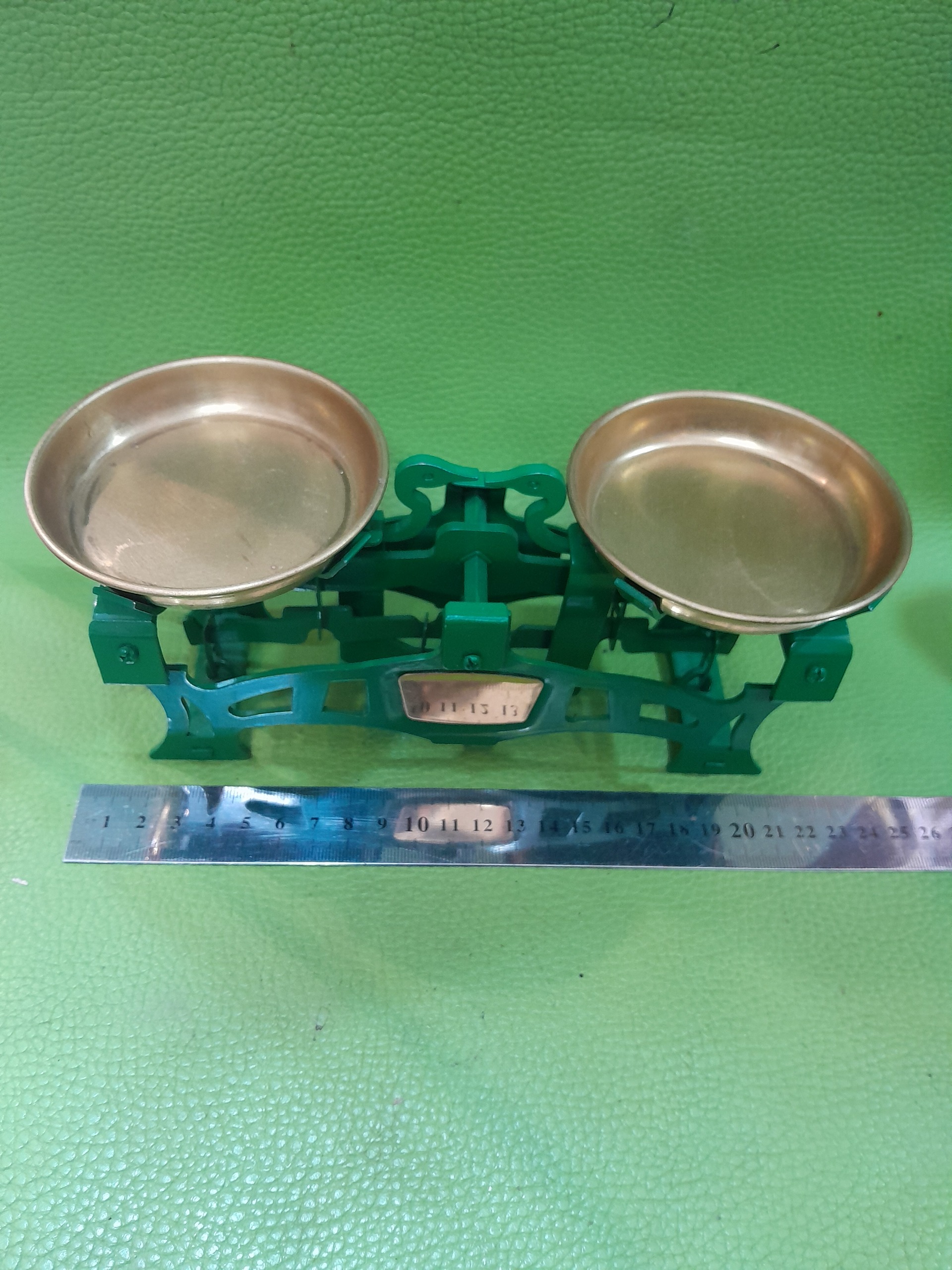 ترازو دوکفه برنجی مینیاتوری کلکسیونی و آنتیک