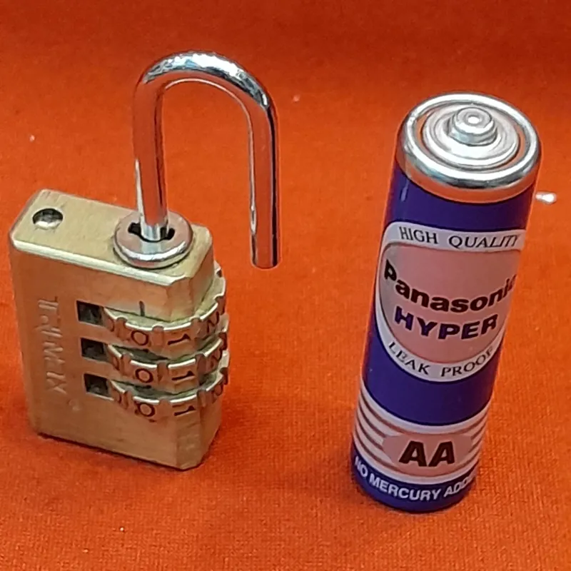 قفل رمزدار برنجی TRI MAC