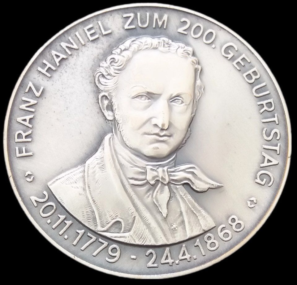 مدال قدیمی و درشت آلمان (50 میلیمتر)