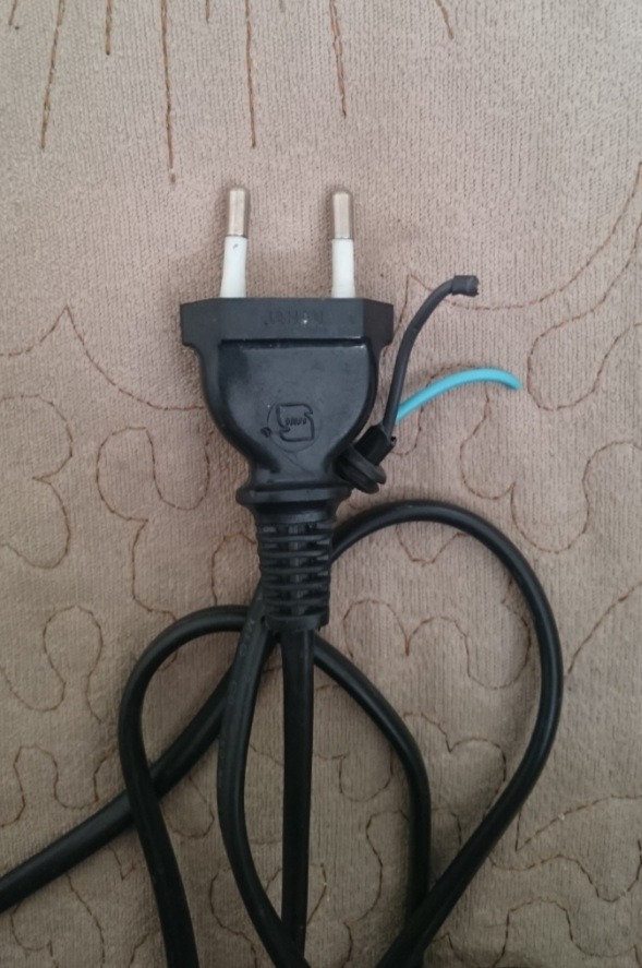 سیم برق دو شاخه 10 آمپر(طول 1.20 سانت)