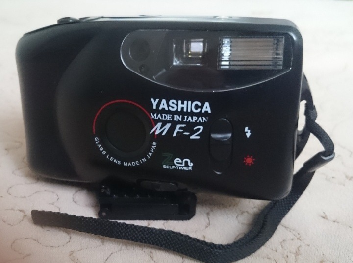 دوربین عکاسی YASHICA ژاپن بسیار تمیز