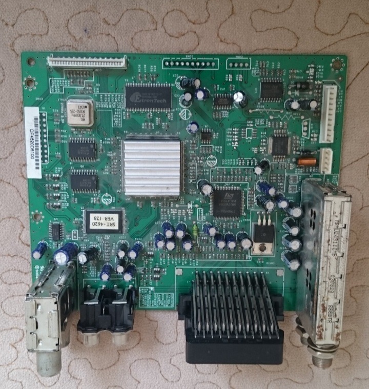 برد گیرنده ماهواره STRONG (SD)