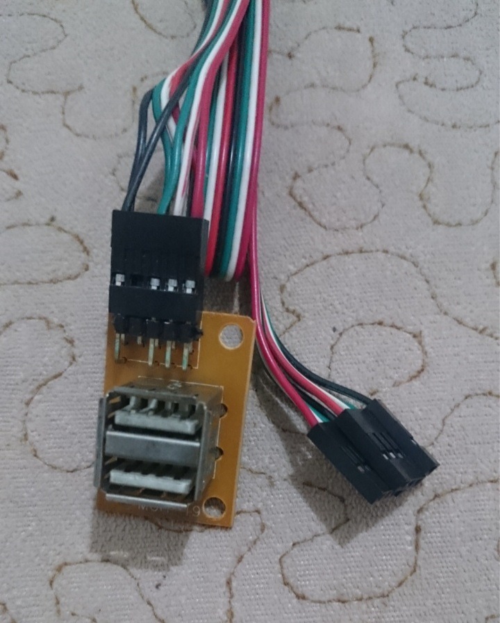 برد سوکت USB کامپیوتر با کابلهای اتصال
