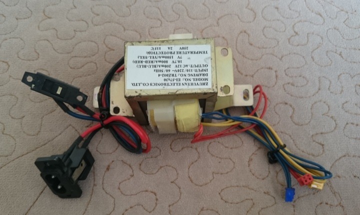 ترانس 220 به  12 9 5 ولت 3 آمپر و متعلقات