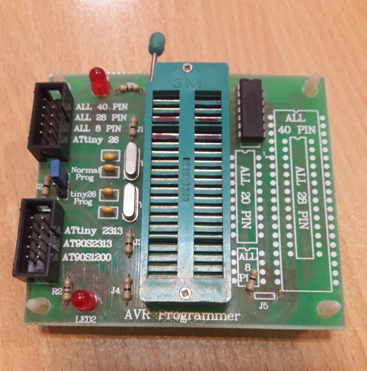 بر پروگرامر AVR با کابل رابط USB