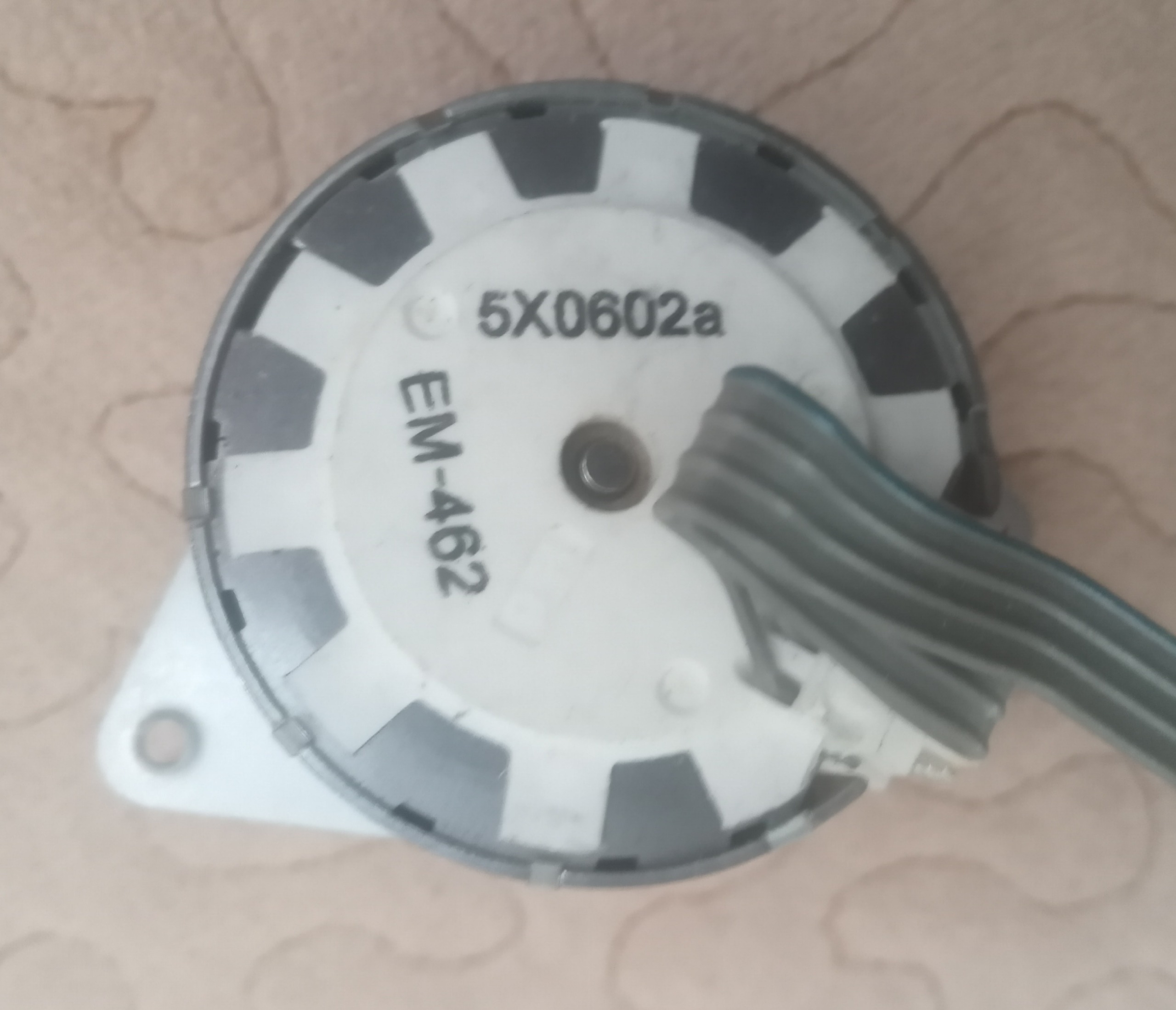 استپ موتور EM-462