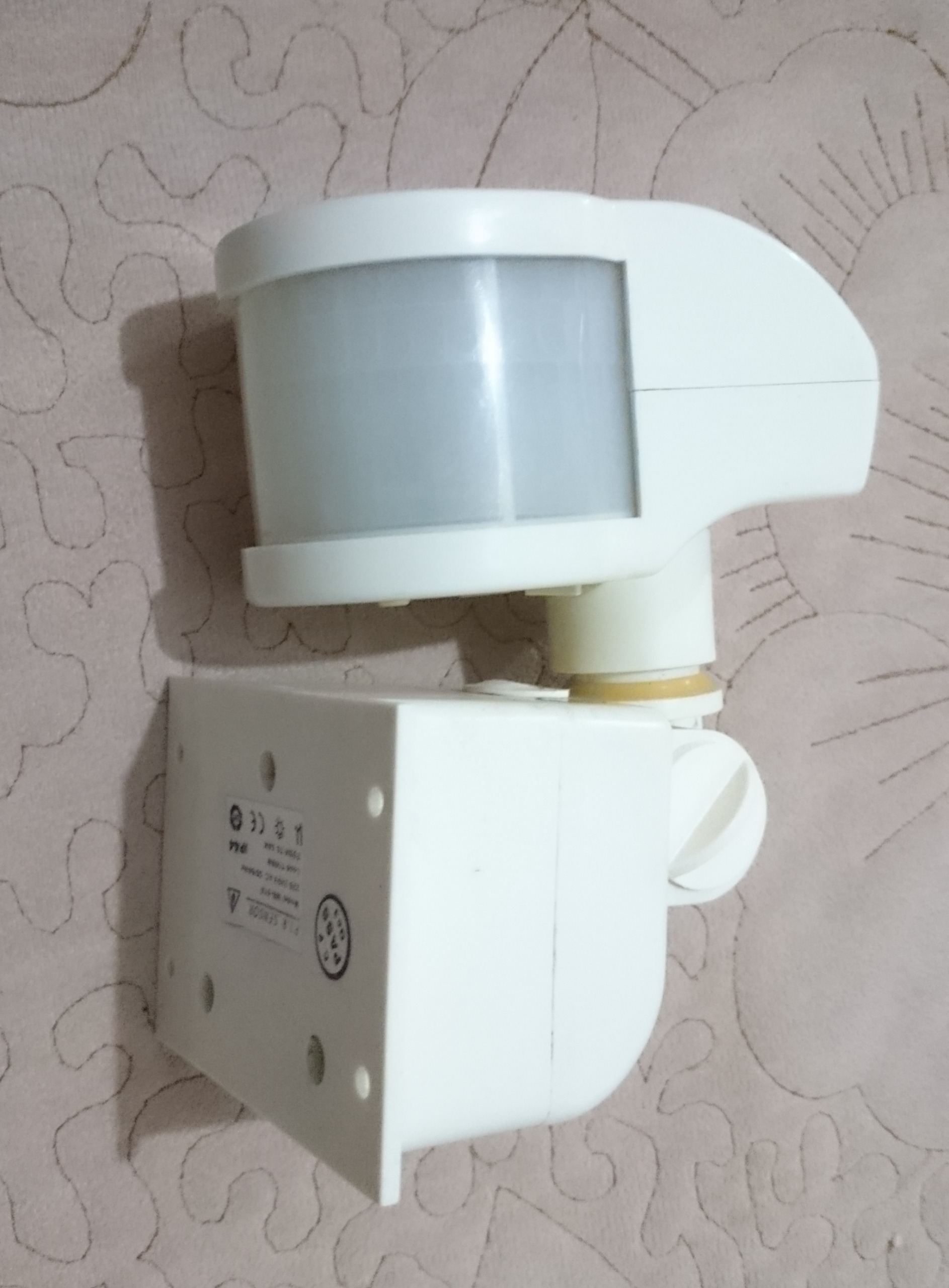 سنسور حرکتی PIR مدل 270 درجه دیواری دقت بالا