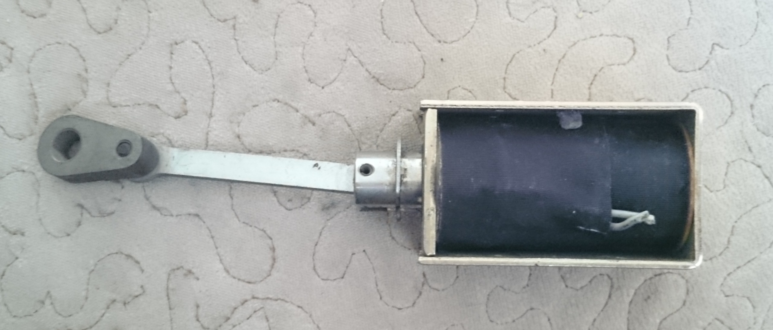 سلونوئید و قفل برقی 12 ولت STC-158 سایز 6.5با قلاب