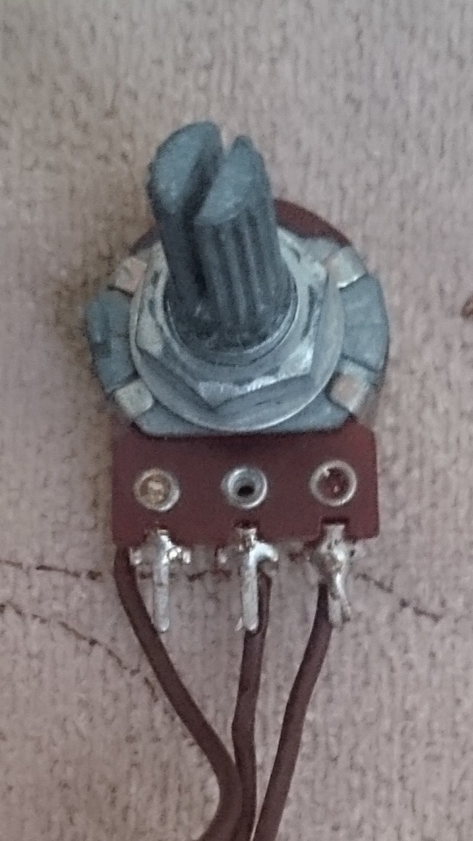 پتانسیومتر 50 کیلو سیم دار سایز 1.5cm