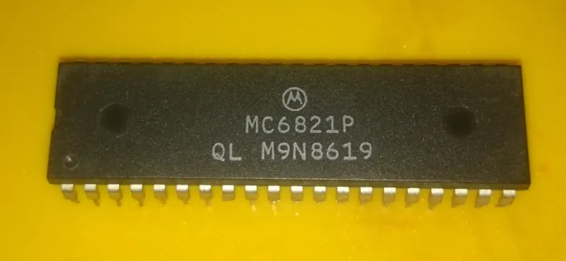 آی سی MC6821 اینترفیس پارالل ساخت موتورولا