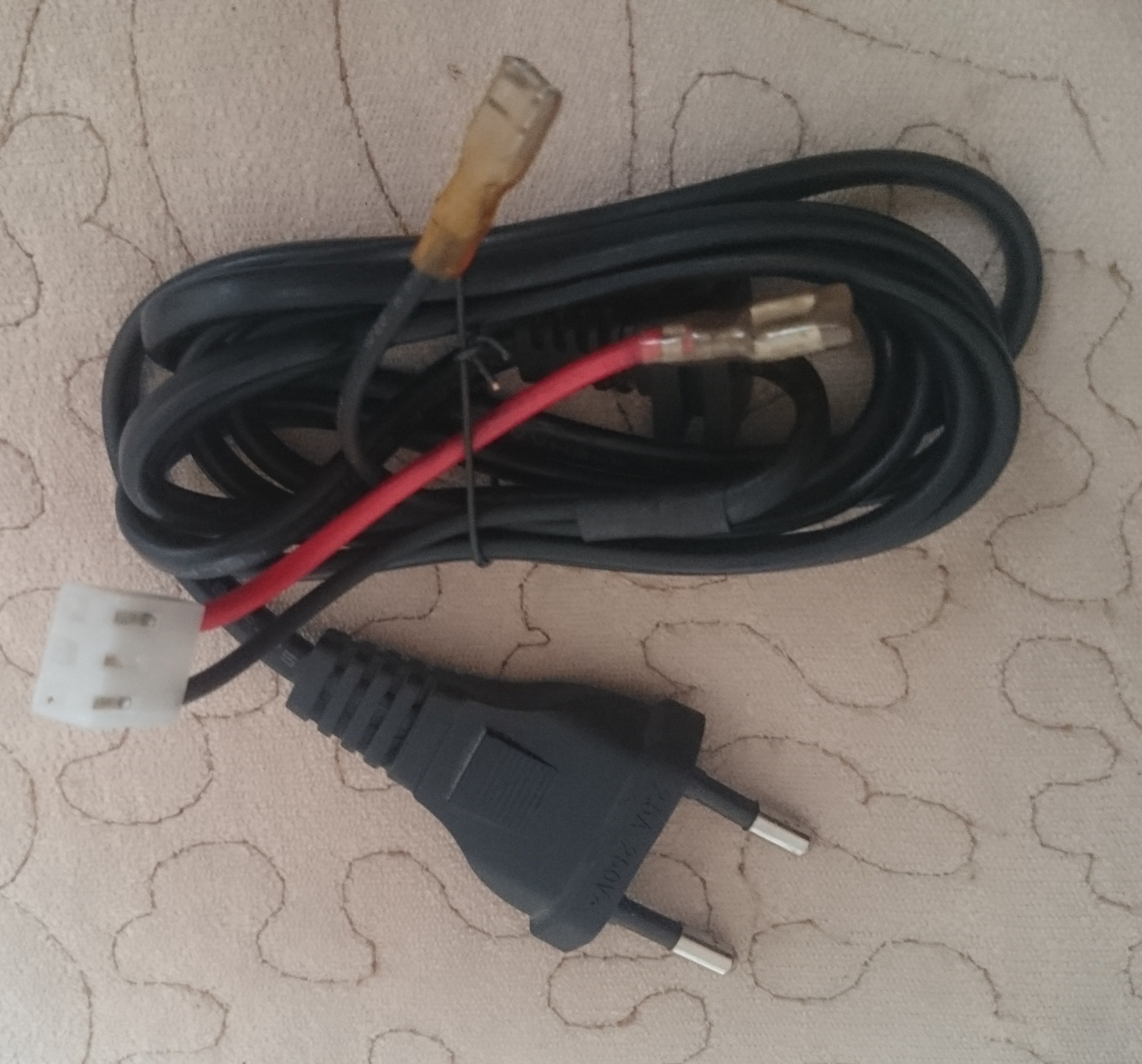 کابل برق دوشاخه گیرنده ماهواره با سوکت 1.3 متری