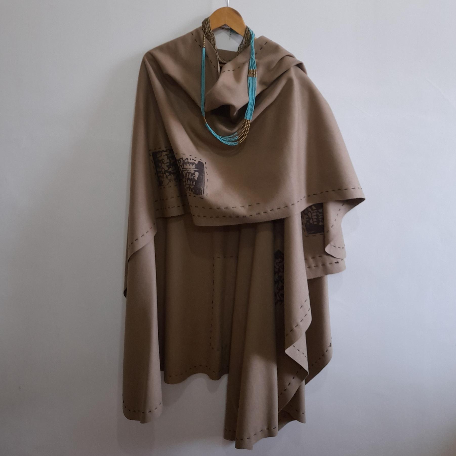 پانچو پشمی - نو - فری سایز - دست دوز- مزونی