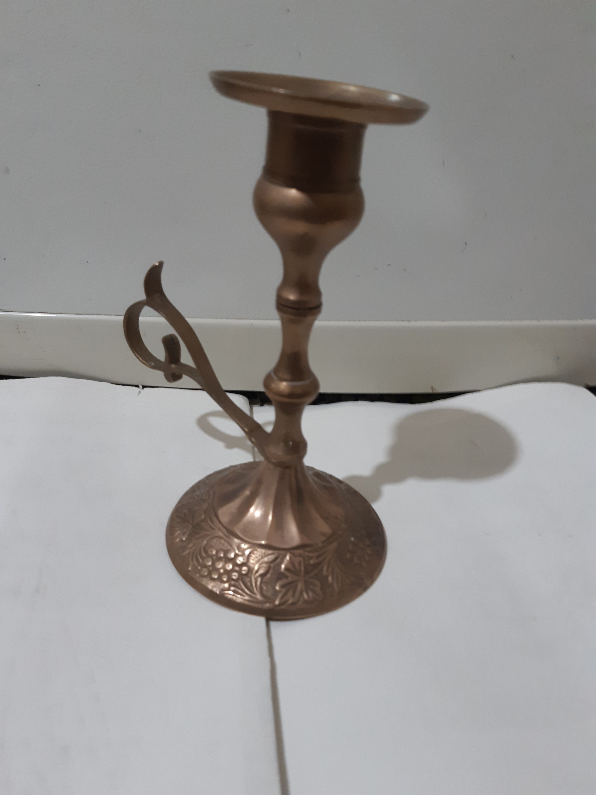 شمعدان قدیمی برنزی
