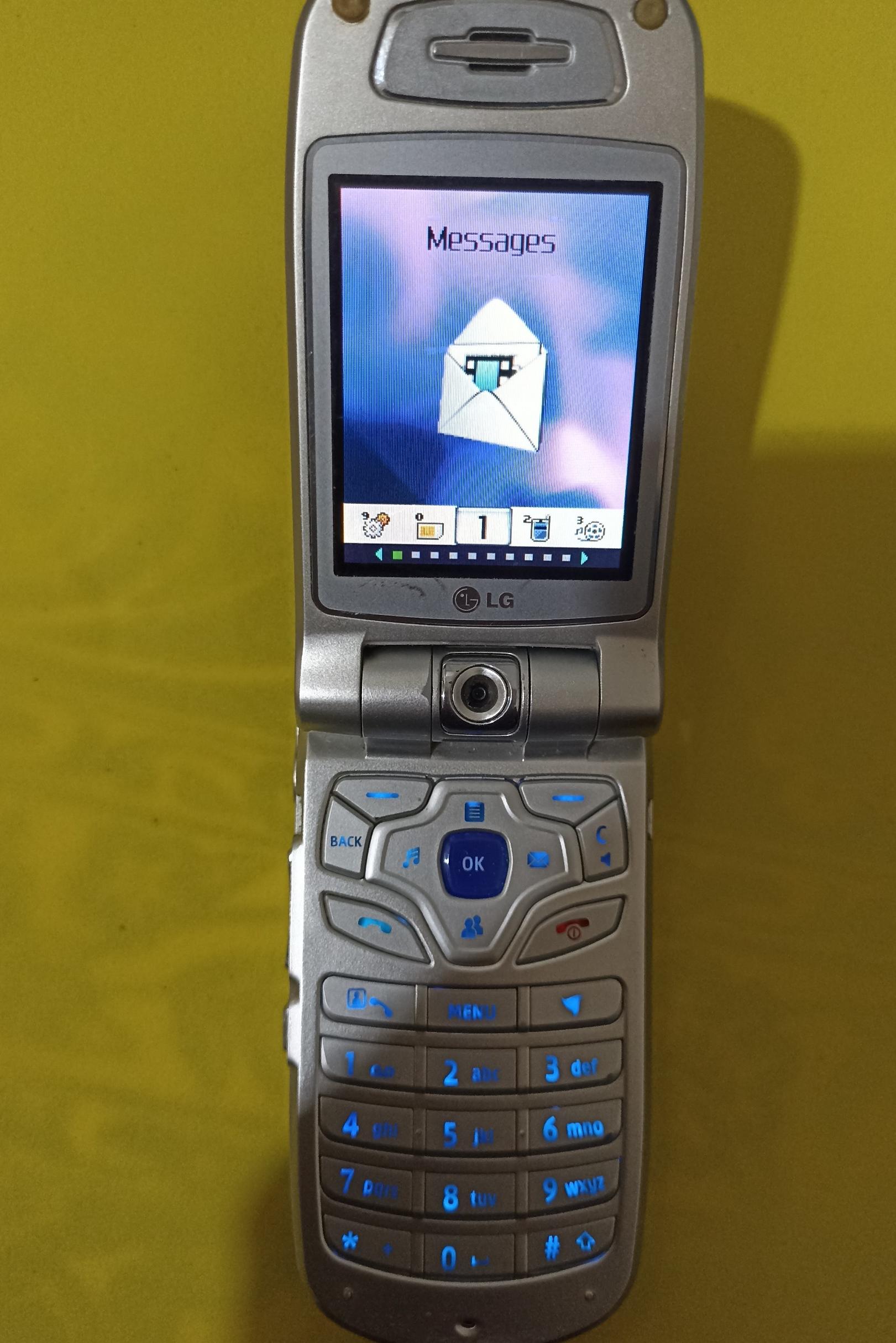 گوشی کلکسیونی مدلLG,u8120