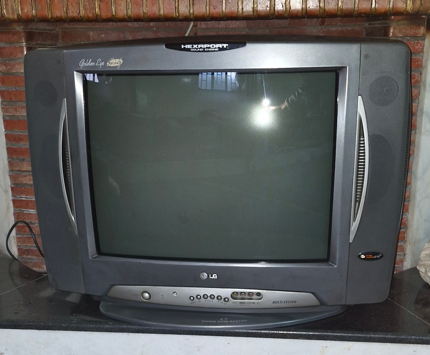 تلویزیون LG قدیمی