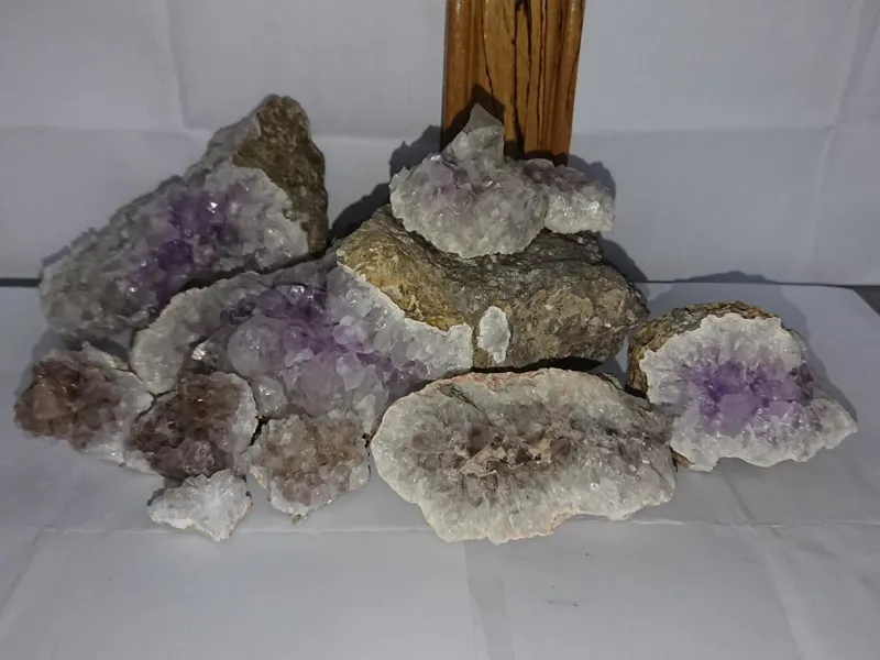 مجموعه سنگ راف آمیتیسیت طبیعی معدنی