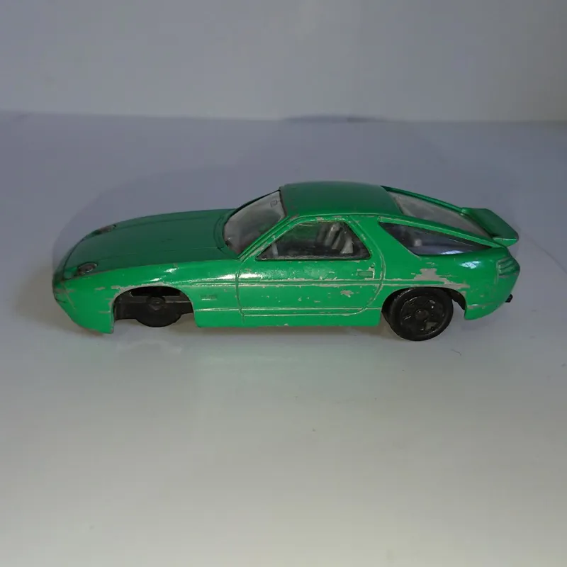 ماکت ماشین پورشه PORSCHE بوراگو قدیمی ساخت ایتالیا