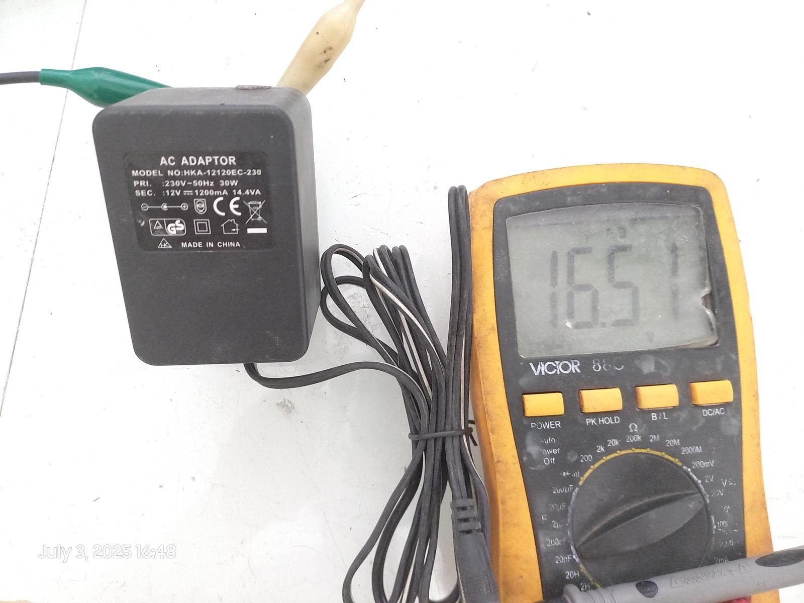 آداپتور 12 ولت 1200 میلی آمپر ترانسی