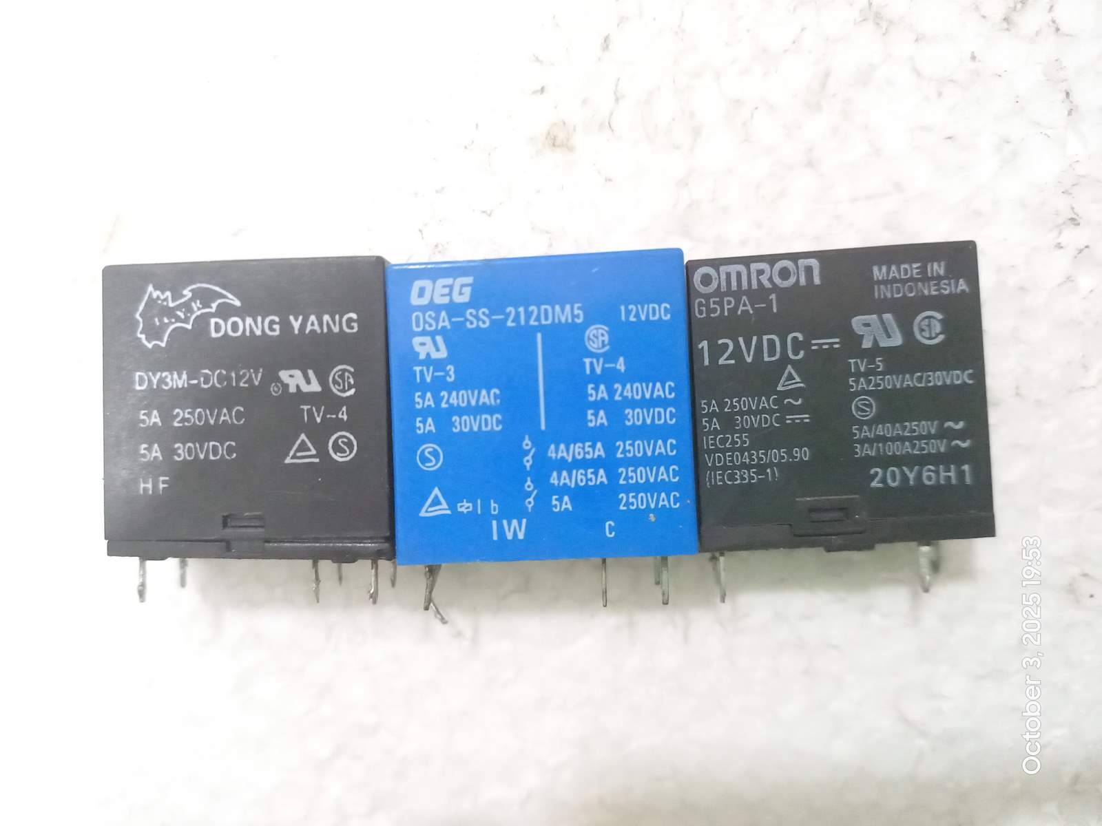 5 عدد رله 12 ولت 4 و 6 پایه 5 و 10 آمپر