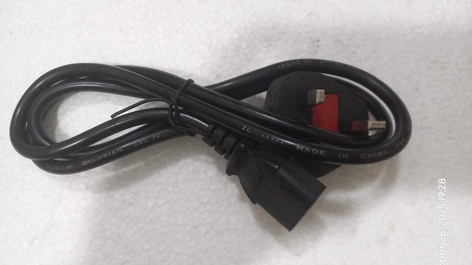 کابل برق سه شاخه فیوزدار پاور کیسی 110cm