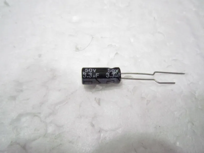 100 عدد خازن 3.3 میکرو فاراد 50 ولت