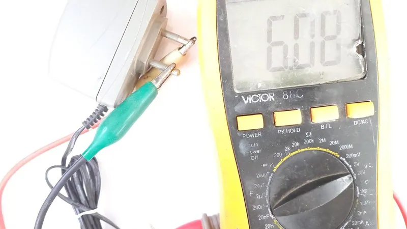 آداپتور 5 ولت 800 میلی آمپر بسیار کیفیت