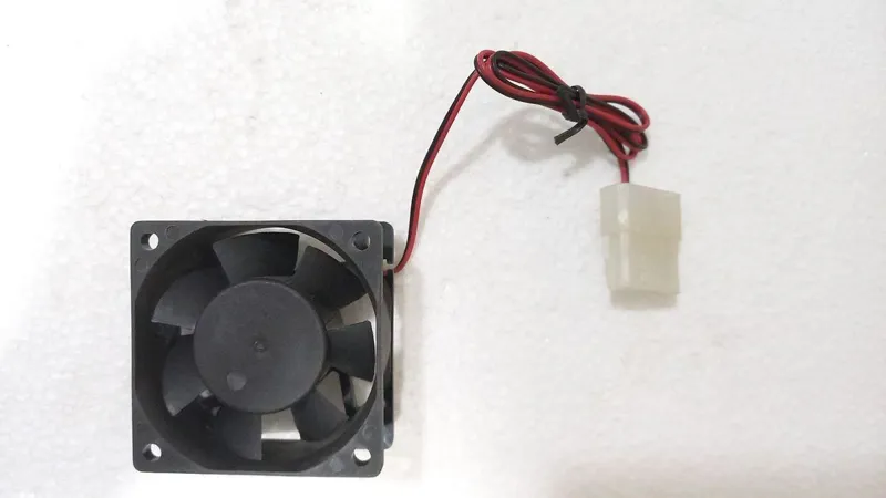 فن 6x6 Cm کاملا سالم و بی صدا مخصوص کیس