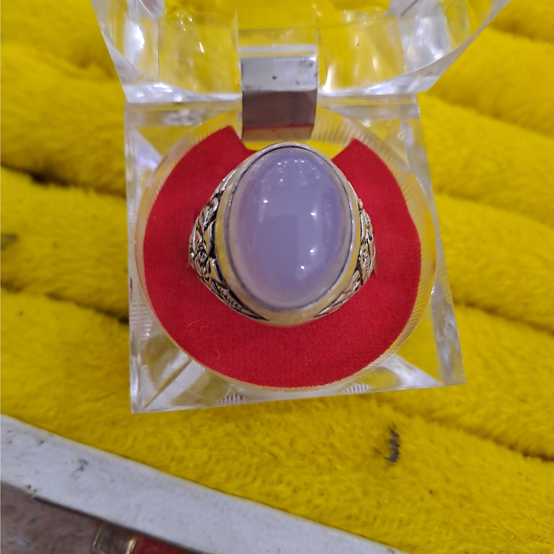 انگشتر عقیق یاسی رکاب گل برجسته