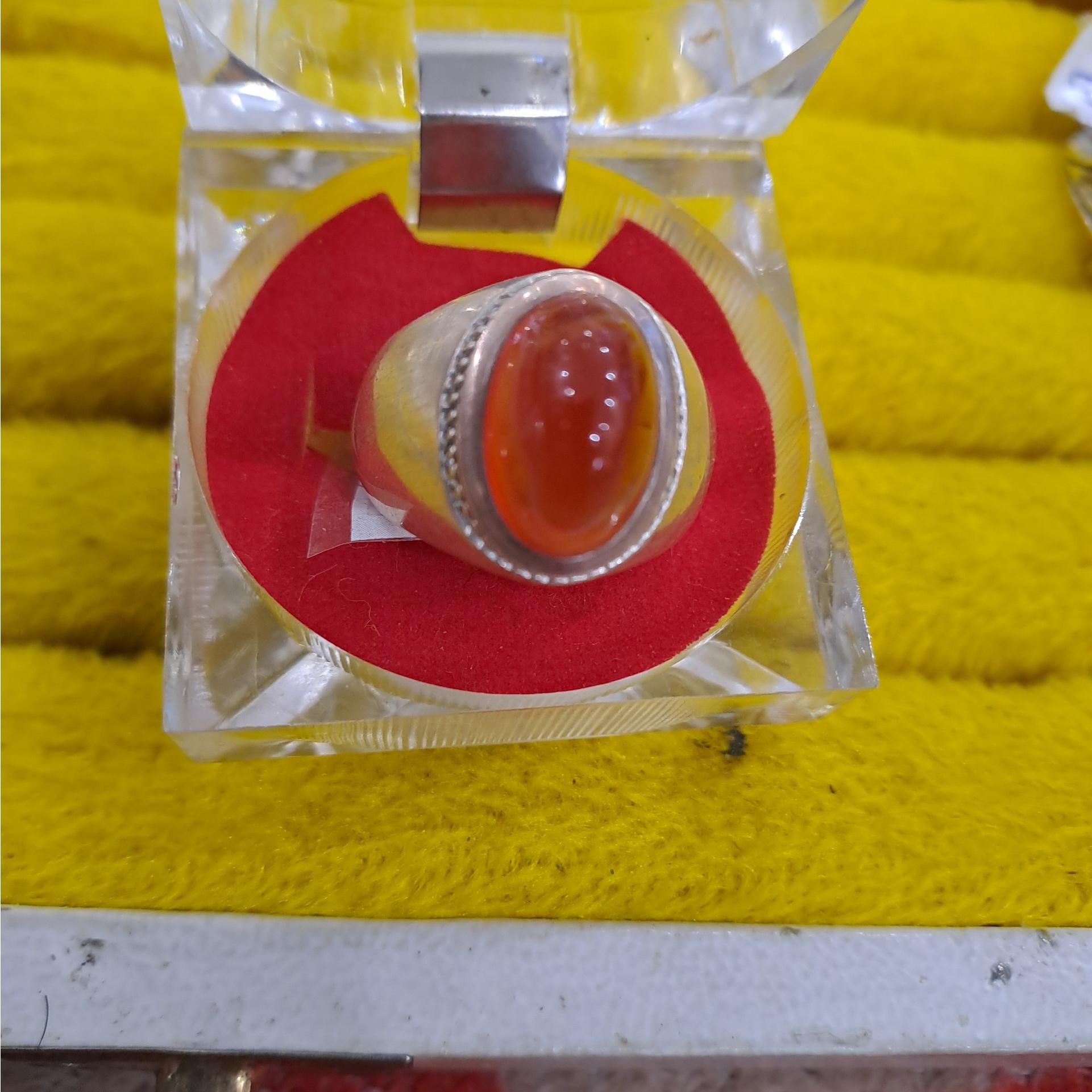 انگشتر عقیق رگه دار رکاب استاد بصیری