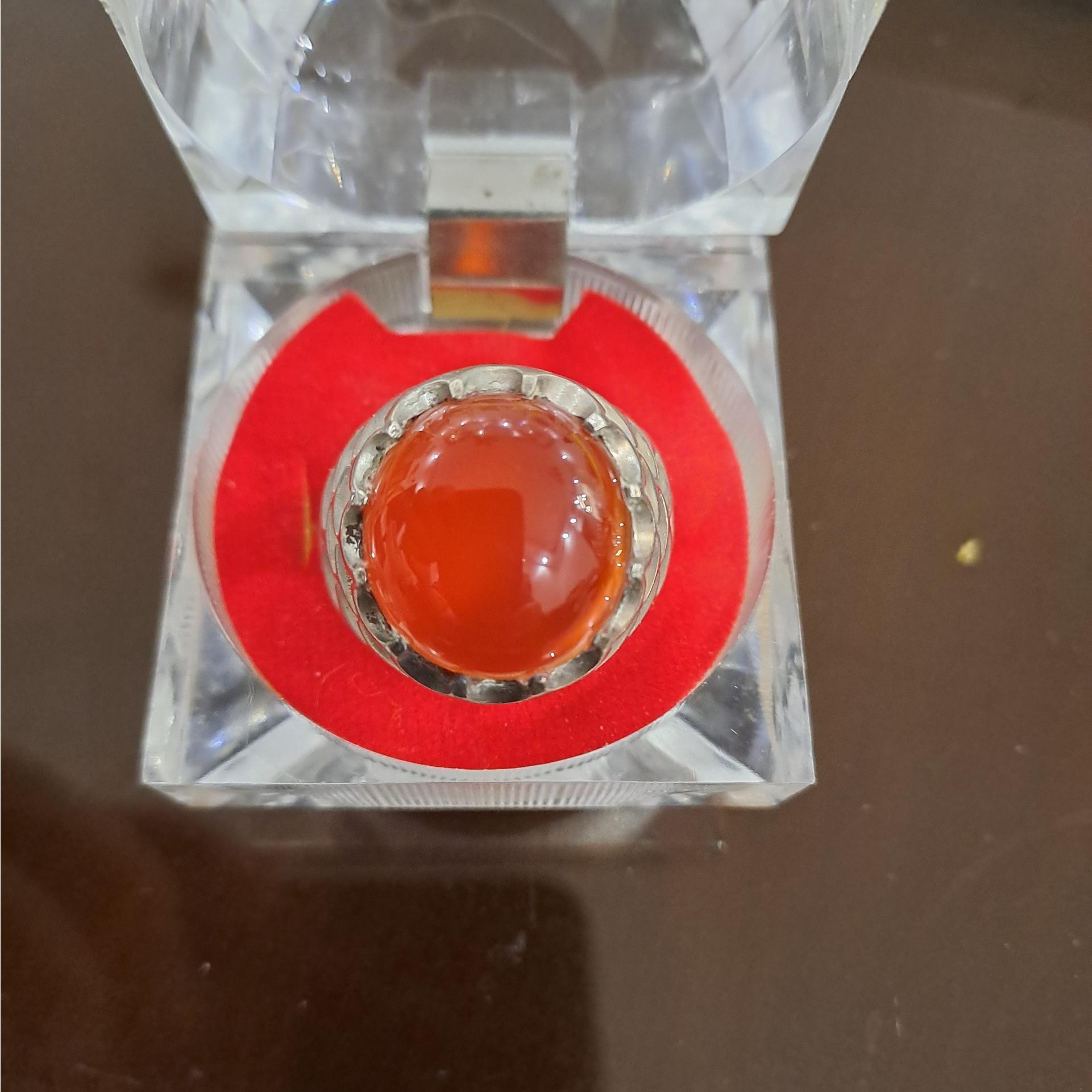 انگشتر عقیق خوشرنگ رکاب پولکی عادل