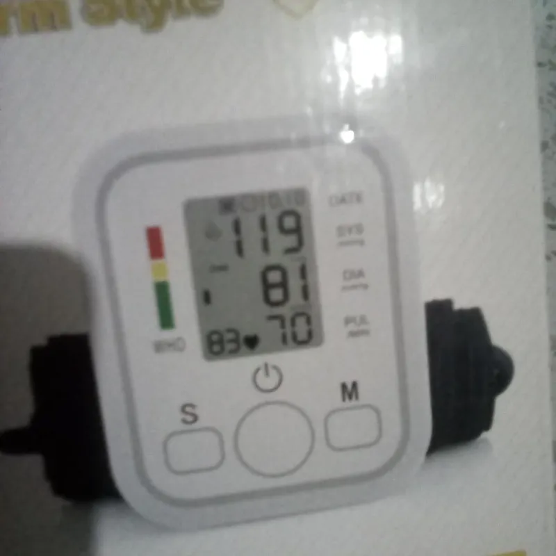 دسگاه فشارخون دیجیتال باتری قلمی وشارژرموبایل