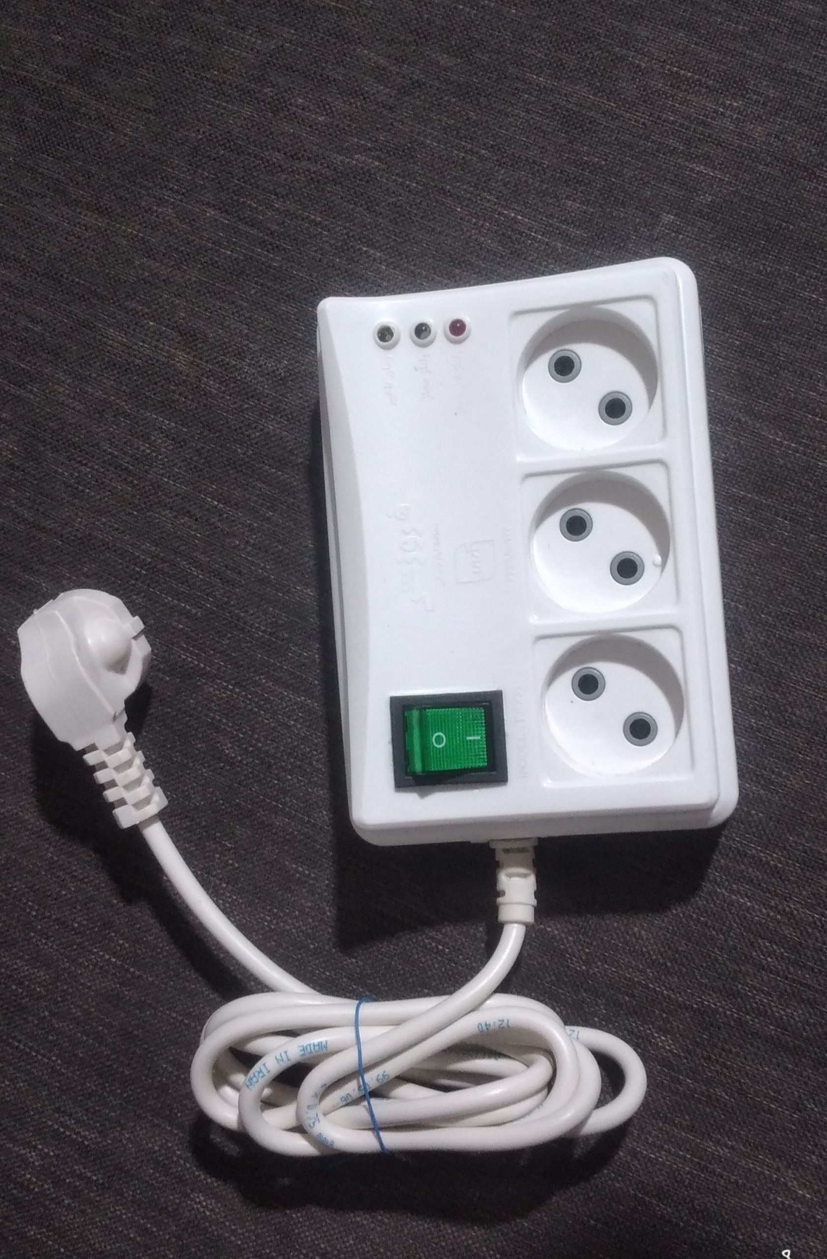 محافظ برق صوتی و تصویری فروزش