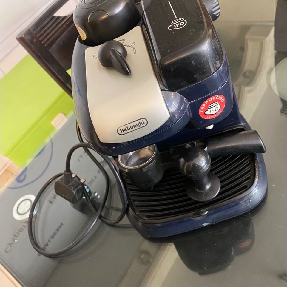اسپرسو ساز دلونگی با کف ساز شیر و نسکافه