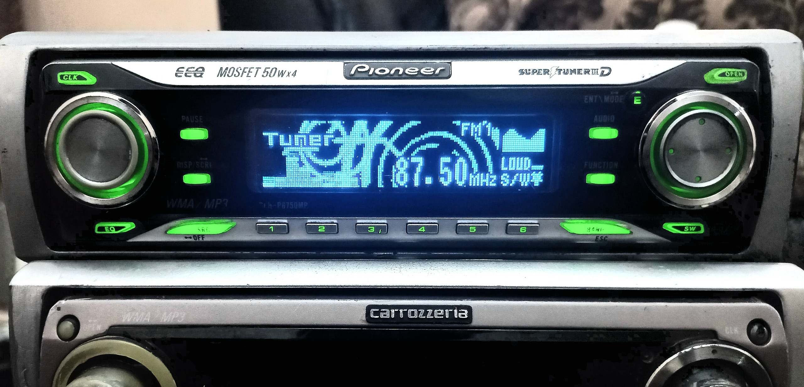 پایونیر 6750mp دمودار بلوتوث دار توضیحات دارد