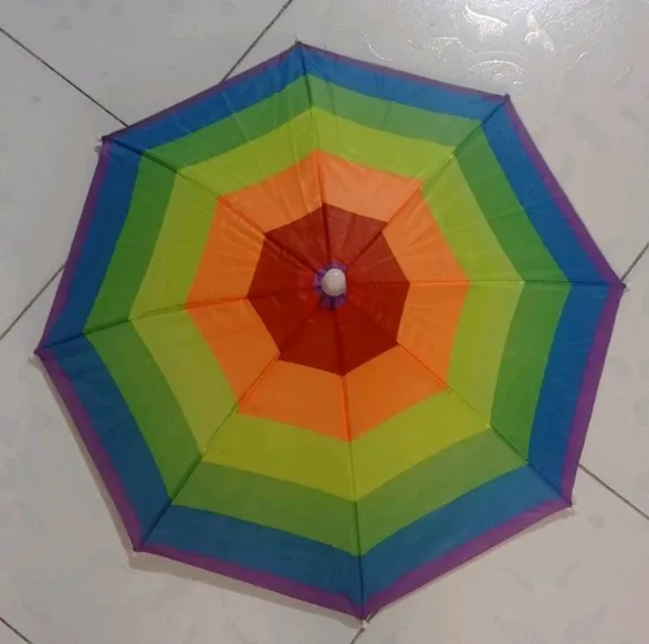 چتر کلاهی سفید و رنگی