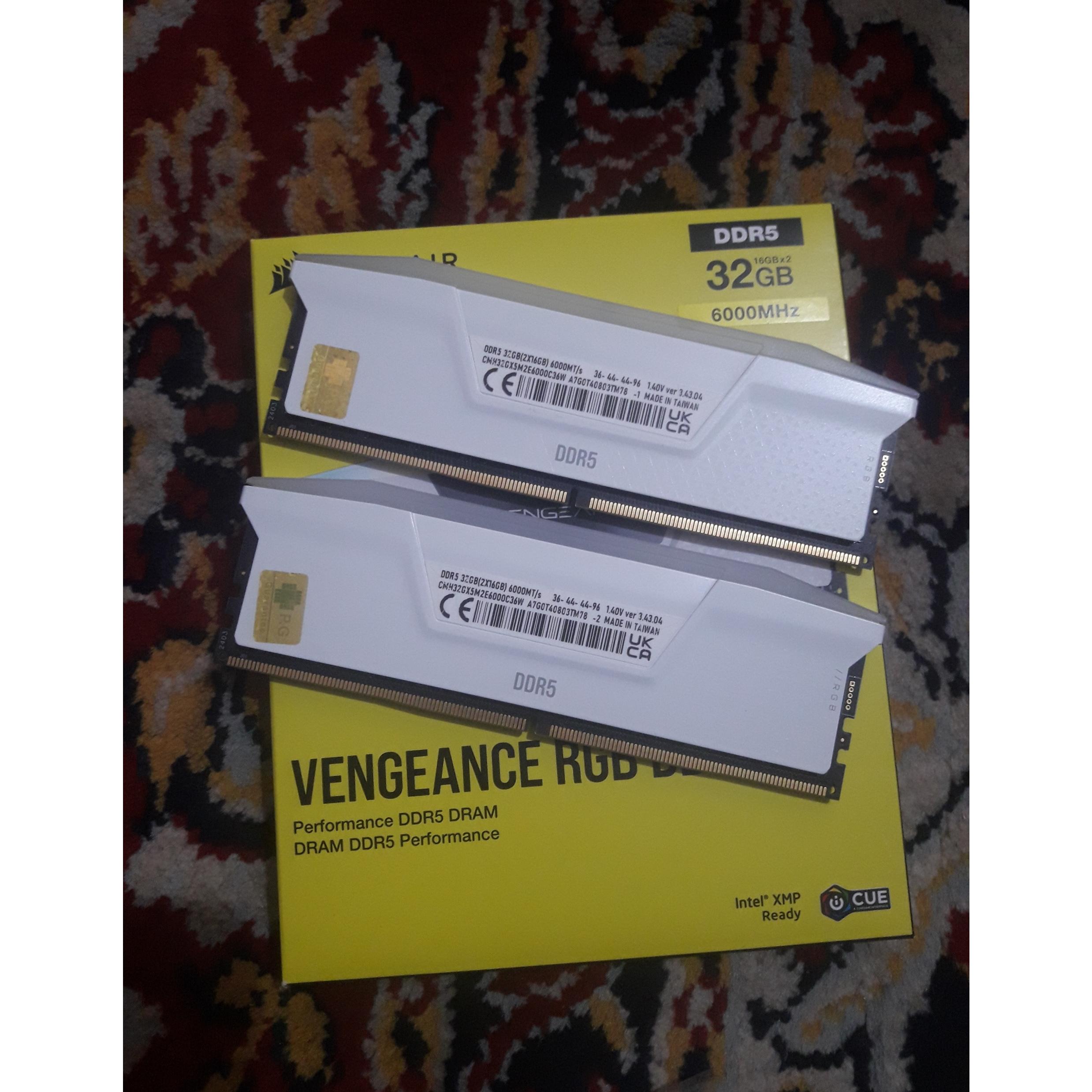 32gb dual vengeance rgb d5 white 6000 cl36